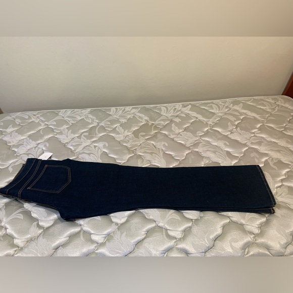 Old Navy “flirt” Bootcut Jeans - Picture 2 of 5